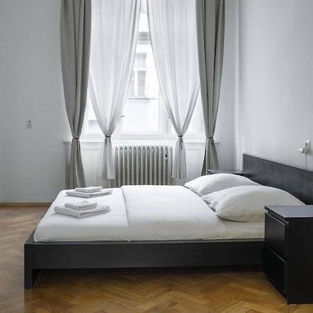 Prince Matyas Apartment Praha Eksteriør bilde