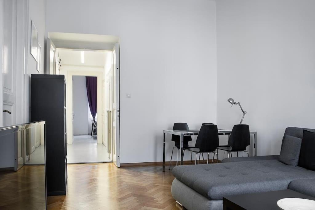 Prince Matyas Apartment Praha Eksteriør bilde
