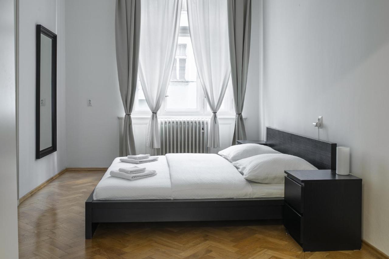 Prince Matyas Apartment Praha Eksteriør bilde